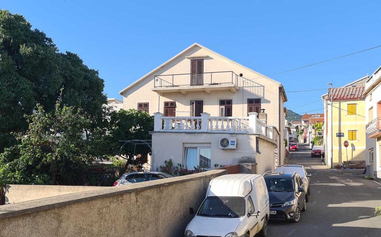 Apartments And Rooms Mazuranic Novi Vinodolski Εξωτερικό φωτογραφία